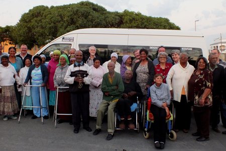 Groot blydskap was aan die orde van die dag met die oorhandiging van Silwerjare se eie “Lotto”-bussie